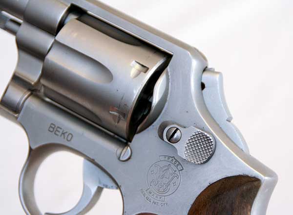 close up of bobbed hammer revolver